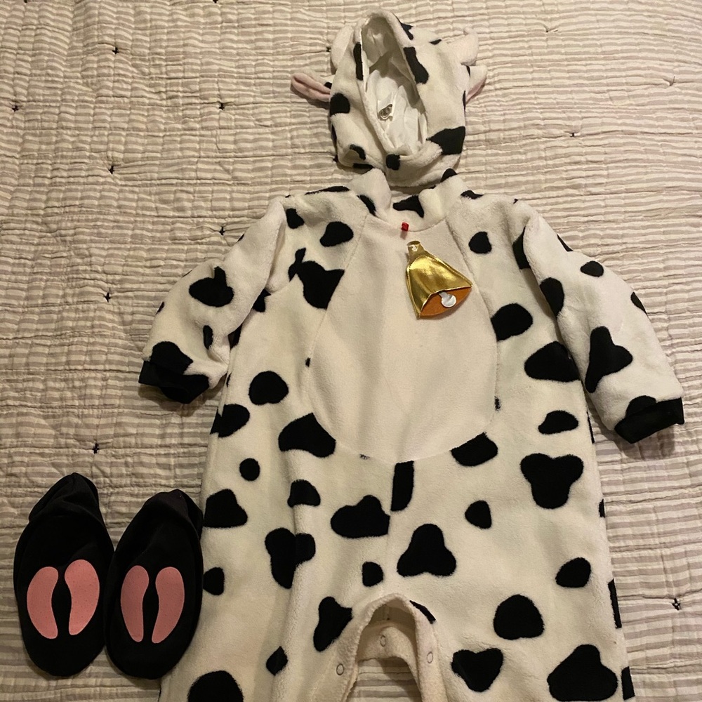 Toddler Halloween cow costume